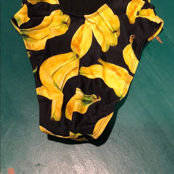 🆕 NEW BANANA ONE PIECE - Picture 4 of 8